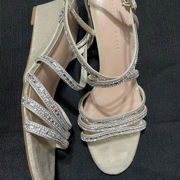 Kelly and Katie gold opened toe, wedged sandals. Size 8 1/2 women’s. - Picture 7 of 7